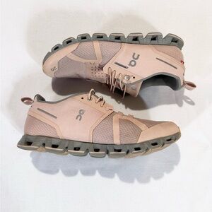 On Cloud Running Blush and Gray Athletic Shoes Size W9 Women’s